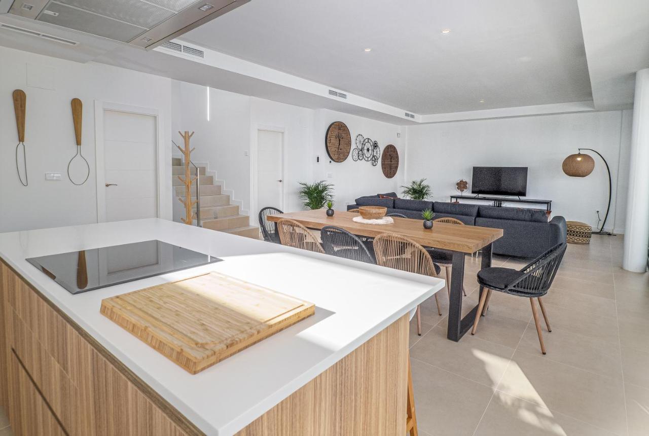 Villa Moderne Proche De La Mer 마닐바 외부 사진