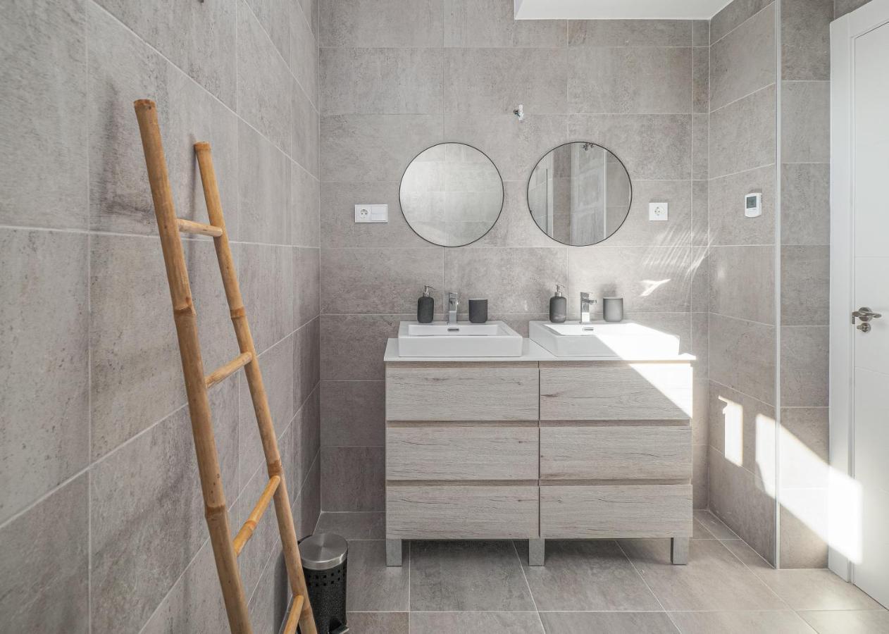 Villa Moderne Proche De La Mer 마닐바 외부 사진